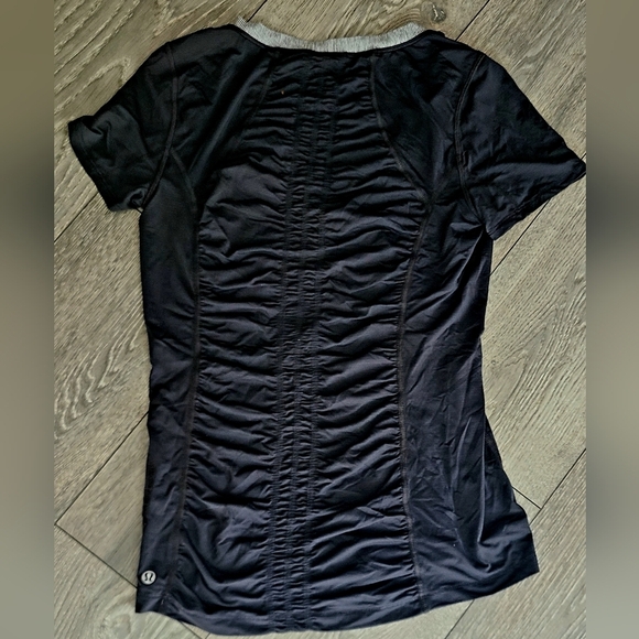 Lululemon Breath Deeply V neck top - Picture 2 of 2